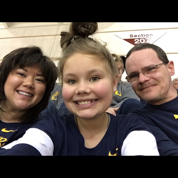 Avery Vicars - Poshmark Profile Picture of Avery Vicars (@avery_vicars) on Poshmark