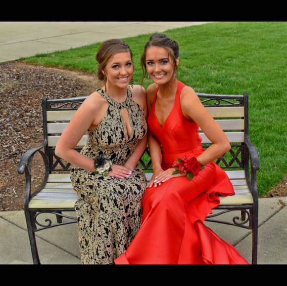 Profile Picture of Skylar Griffis (@skylar_griffis) on Poshmark