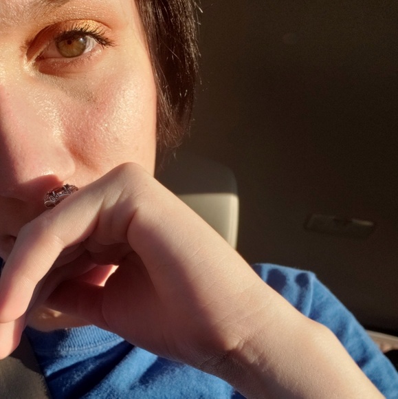 Profile Picture of Arvet Aloise (@trasige) on Poshmark