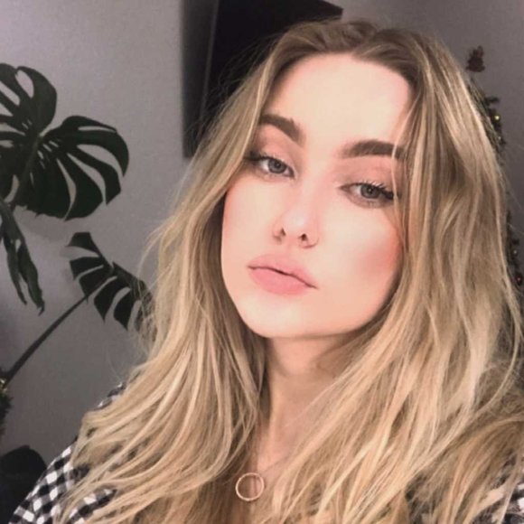 Profile Picture of Anastasiia Kudlovska (@akudlovska) on Poshmark