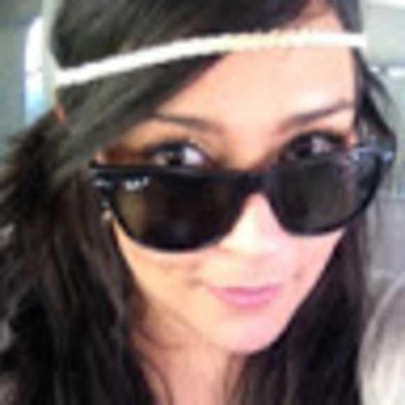 Profile Picture of Bianca Ortiz (@bailadora3886) on Poshmark