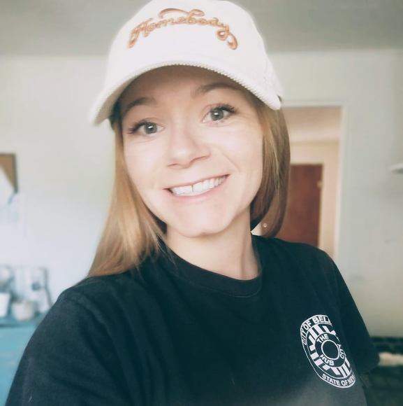 Profile Picture of Angelique Vandecar (@a_vandecar) on Poshmark