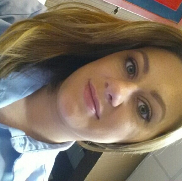 Profile Picture of Rachael Thody (@mrsepic) on Poshmark