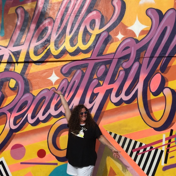 Profile Picture of Monica Olivarez (@moinmo) on Poshmark