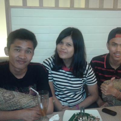 Profile Picture of Desi Kenneth Santana (@DesiStefan) on Twitter