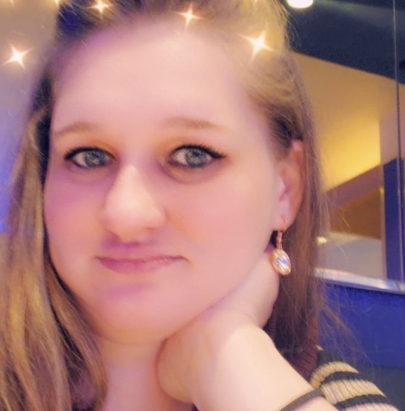 Profile Picture of Heather Stuedemann (@malean08910) on Poshmark