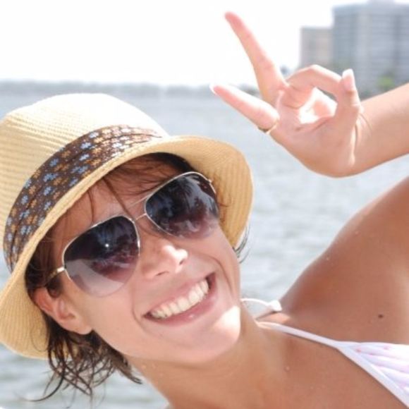 Profile Picture of Dani Acosta-levin (@danielitaaf21) on Poshmark