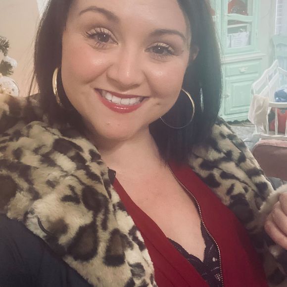 Profile Picture of Jessica nicole Juby (@j_juby) on Poshmark