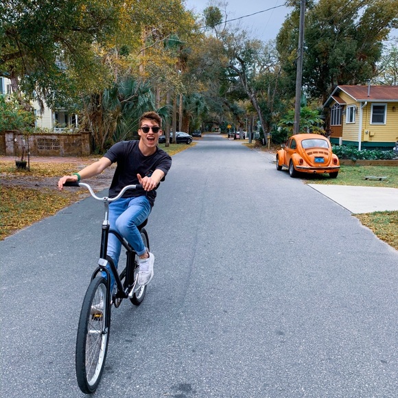 Orval Fissel - Poshmark Profile Picture of Orval Fissel (@ofissel) on Poshmark