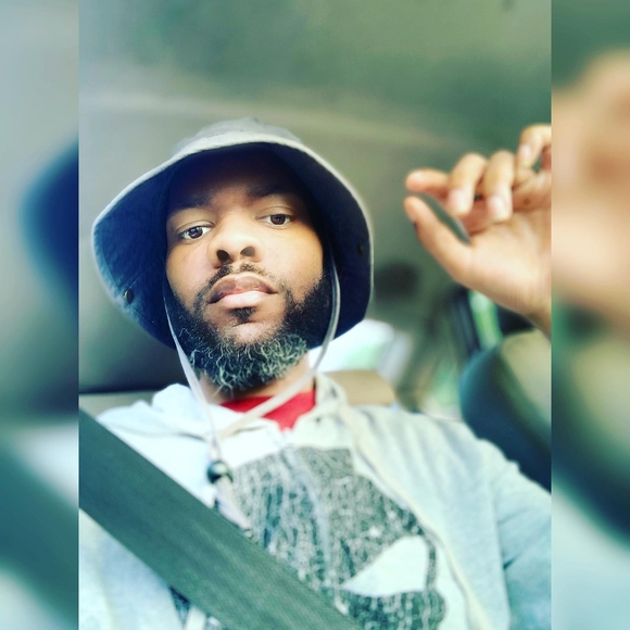 Profile Picture of Delontae Weatherspoon-wright (@delontaew) on Poshmark