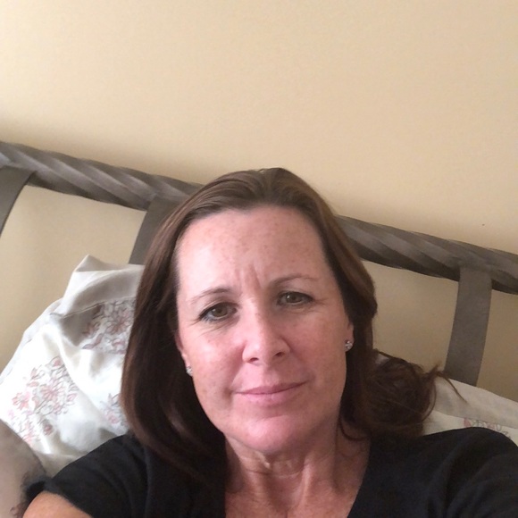 Eileen Mccallum - Poshmark Profile Picture of Eileen Mccallum (@eileenmccallum) on Poshmark