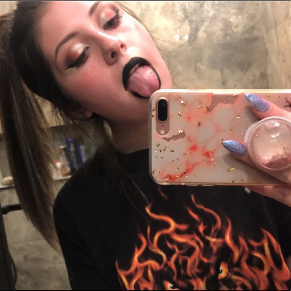 Profile Picture of Kyra Wohlgamuth (@k_w13) on Poshmark