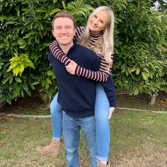 Profile Picture of Hannah Craig (@hannahcraig506) on Poshmark