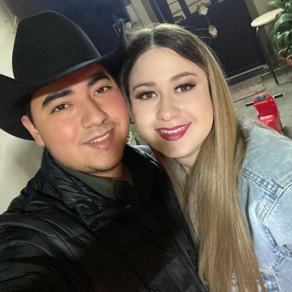 Profile Picture of Victoria Salazar (@victoria_mtz) on Poshmark