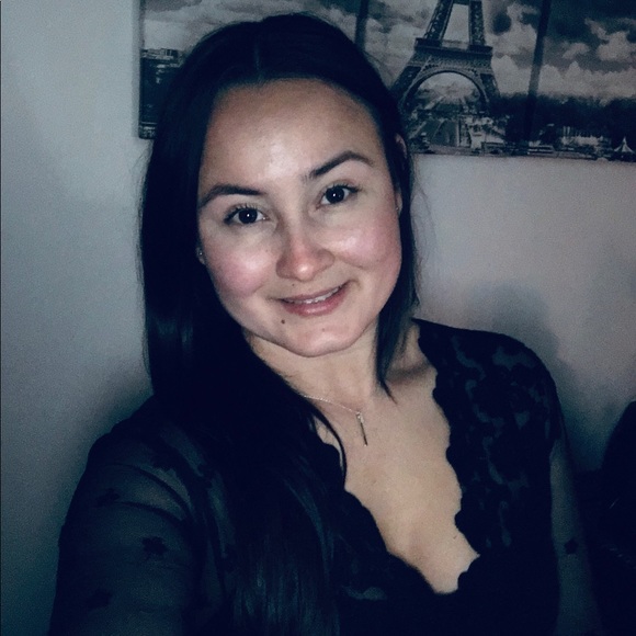 Profile Picture of Francy Herrera (@francyelenahl) on Poshmark