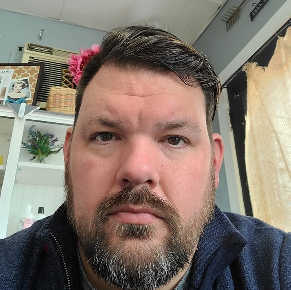 Profile Picture of David Dawe (@davedawe) on Poshmark