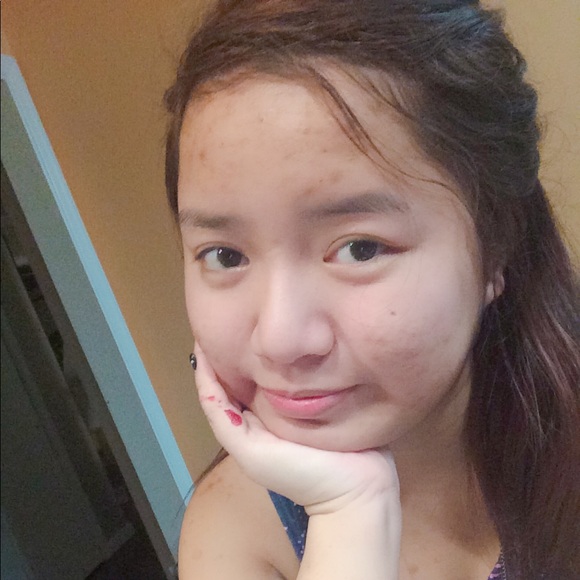 Profile Picture of Huynh Nguyen (@josiee406) on Poshmark