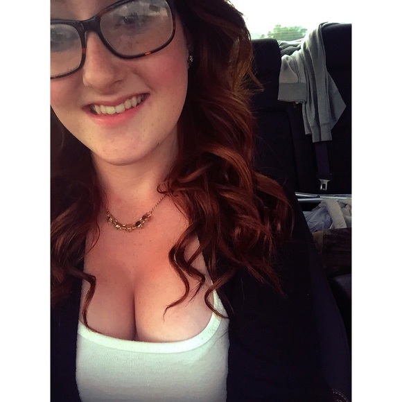 Profile Picture of Alexa Carter (@lexa_186) on Poshmark