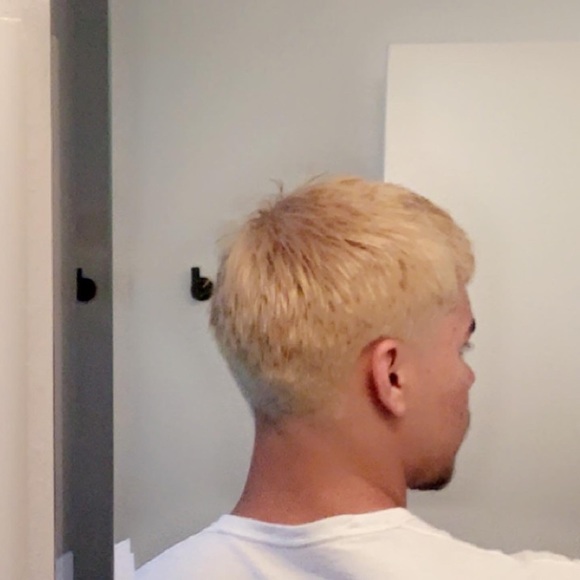 Profile Picture of Adam Keelick (@adamkeelick3) on Poshmark