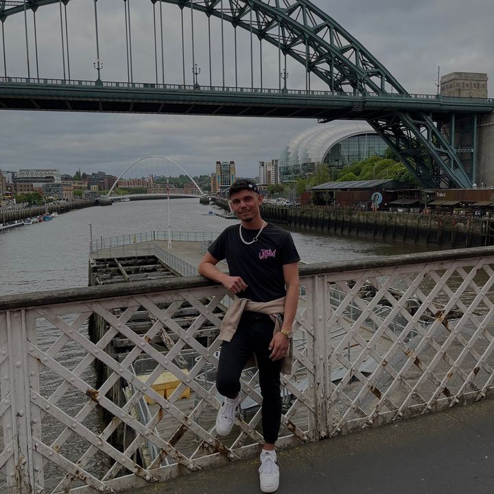 Profile Picture of scottlough (@scottyl95) on Tiktok