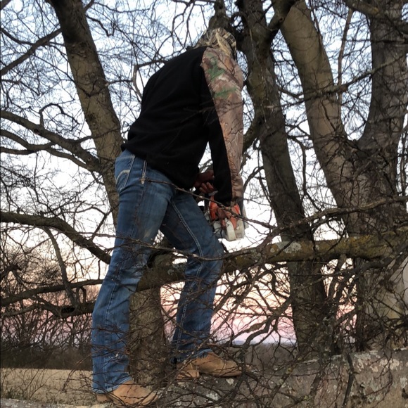 Profile Picture of Justin Howell (@justinh18252847) on Poshmark