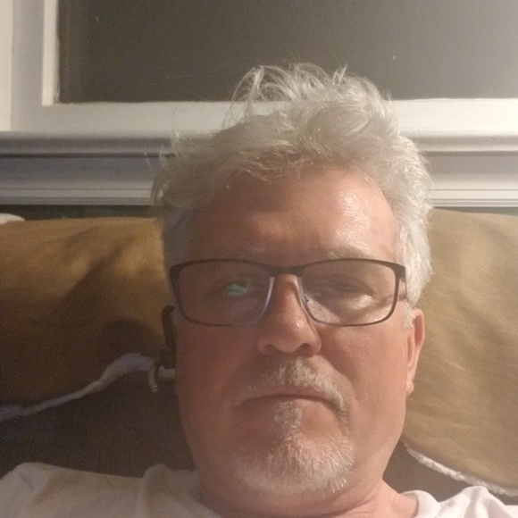 Profile Picture of David Connelly (@davconn333) on Poshmark