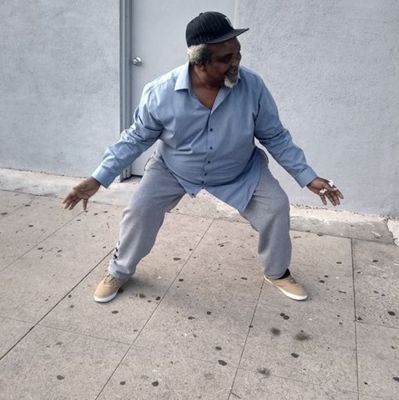 Lloyd Hinton - Poshmark Profile Picture of Lloyd Hinton (@lloydhinton) on Poshmark