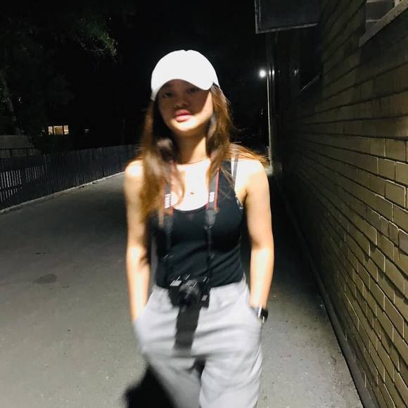 Profile Picture of Franz alyanna Dimalanta (@franze_m12) on Poshmark