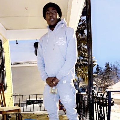 Profile Picture of Charles 🤑 (@Charles_McCain) on Twitter