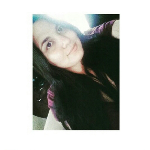 Profile Picture of Gretel Villar (@gretelvq95) on Poshmark