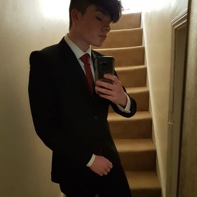 Profile Picture of Joel Gough Becker (@Portalswordsman) on Twitter