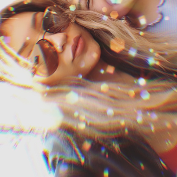 Profile Picture of Rubi Salceda (@rubisonx) on Poshmark