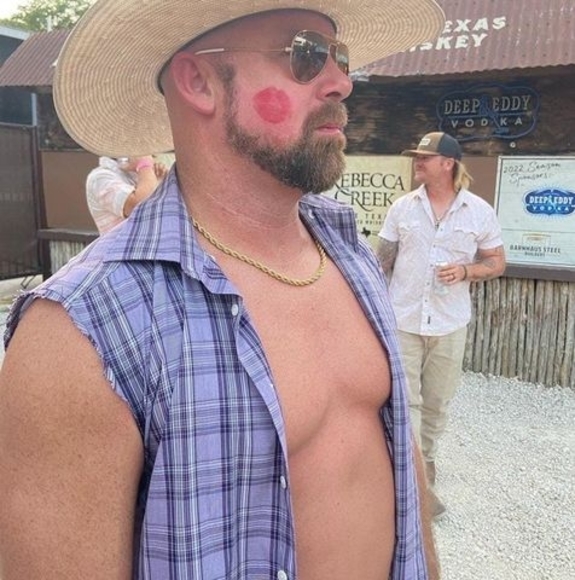 Profile Picture of Travis Kelly (@traviskelly620) on Poshmark