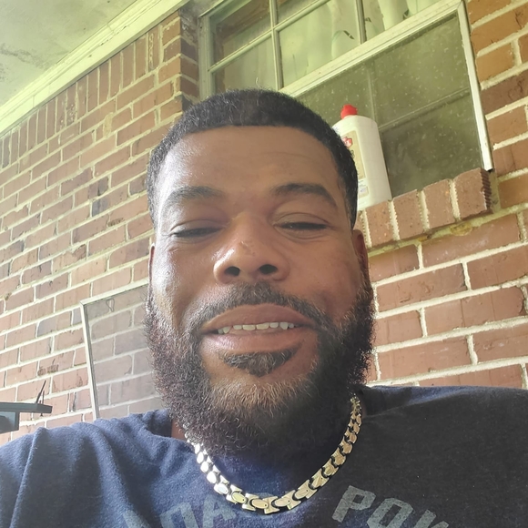 Profile Picture of Robert Laws (@robertlaws) on Poshmark