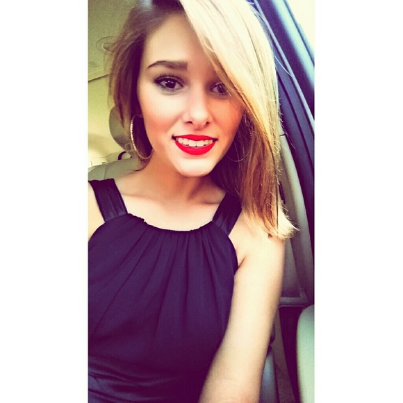 Profile Picture of Breanna Killinger (@breanna_denae) on Poshmark