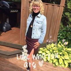 Profile Picture of Maxine Barrett (@@maxinebarrett) on Tiktok