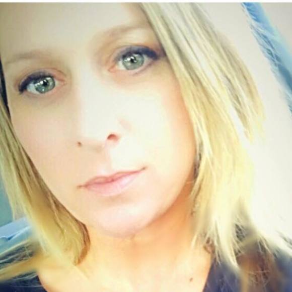 Profile Picture of Shawna Matthews (@shawnamatthews) on Poshmark