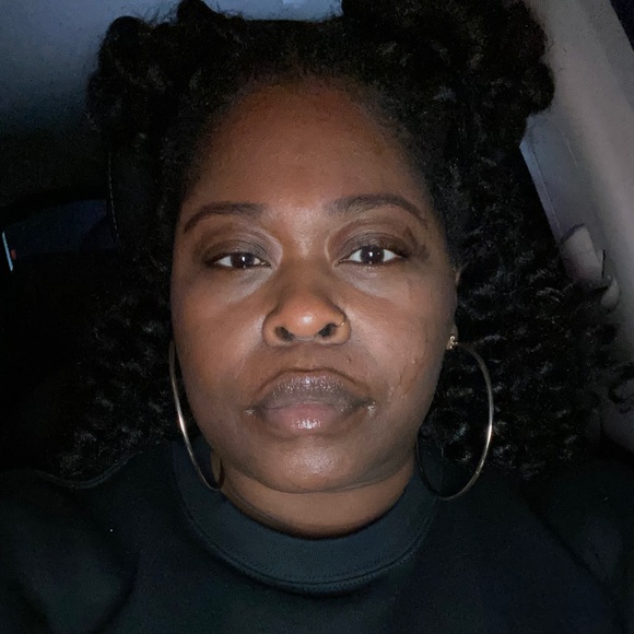 Profile Picture of Nekita Pullins (@nekitapullins) on Poshmark