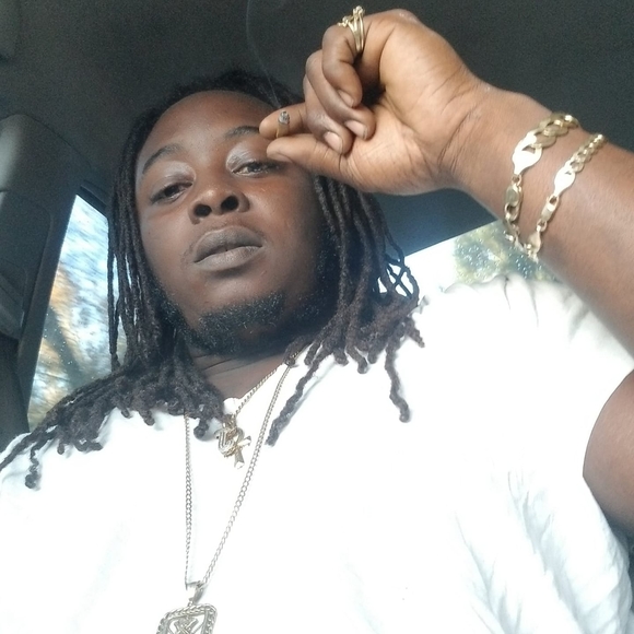 Profile Picture of John Skinner (@trueheart26) on Poshmark