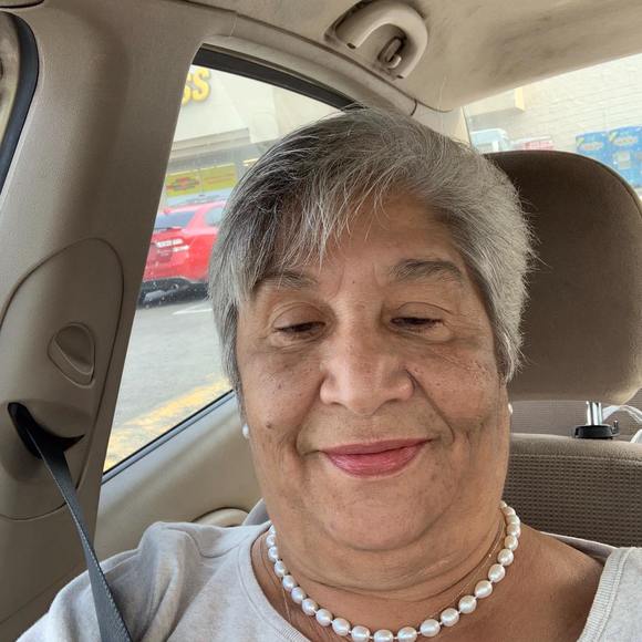 Profile Picture of Helen Gabourel (@helengabe) on Poshmark