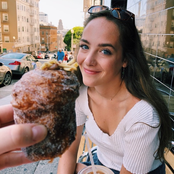 Profile Picture of Kate Finnerty (@kate_finnerty) on Poshmark