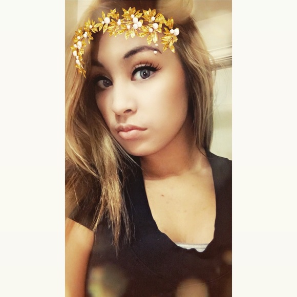 Profile Picture of Alissa Struckman (@lissaliss12) on Poshmark