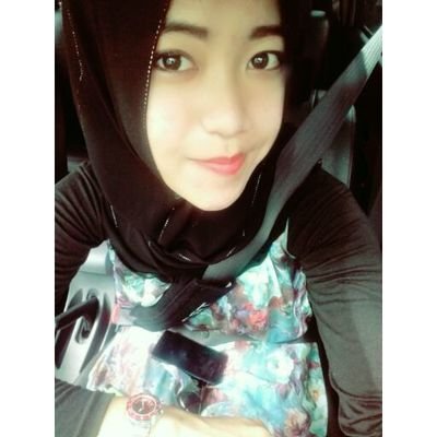 Profile Picture of Retty Susila N (@RettySila) on Twitter