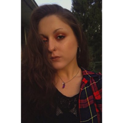 Profile Picture of Mackenzie Sutton (@kenzierosey134) on Twitter