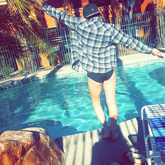 Bailey Huffsmith - Poshmark Profile Picture of Bailey Huffsmith (@baileyhuffsmith) on Poshmark