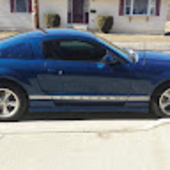 Profile Picture of Richard Gelbutis (@richardgelbutis) on Poshmark