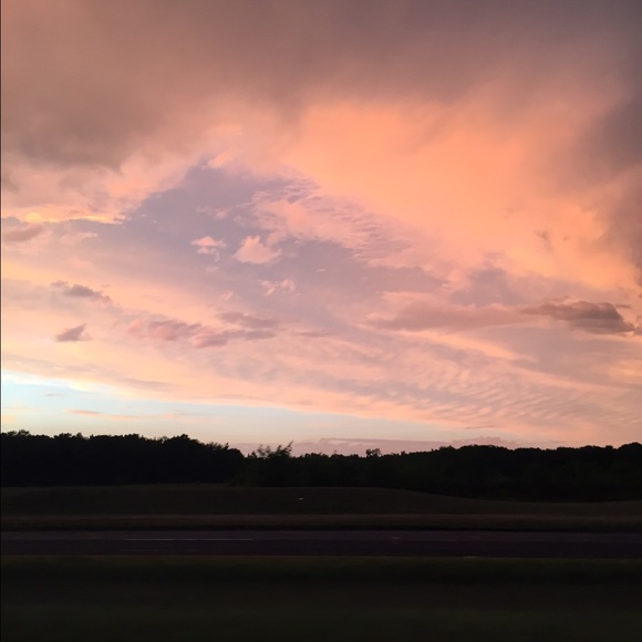 Profile Picture of Catherine Bailey (@catzb425) on Poshmark