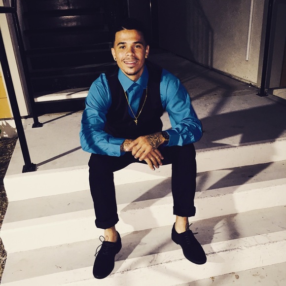 Profile Picture of Andre Foster (@andre1100) on Poshmark