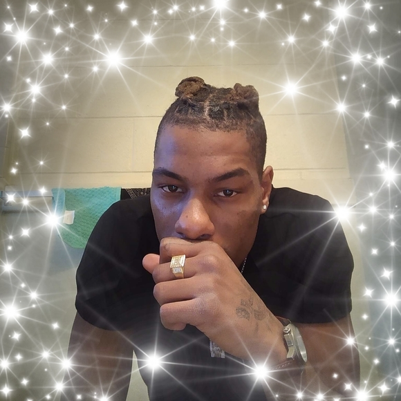 Profile Picture of Anthony Hicks (@tone258) on Poshmark