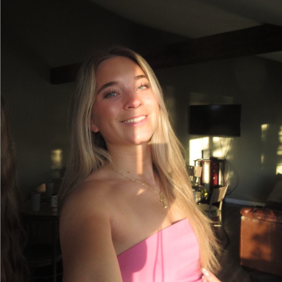 Profile Picture of Grace Bloedorn (@gbloedorn) on Poshmark